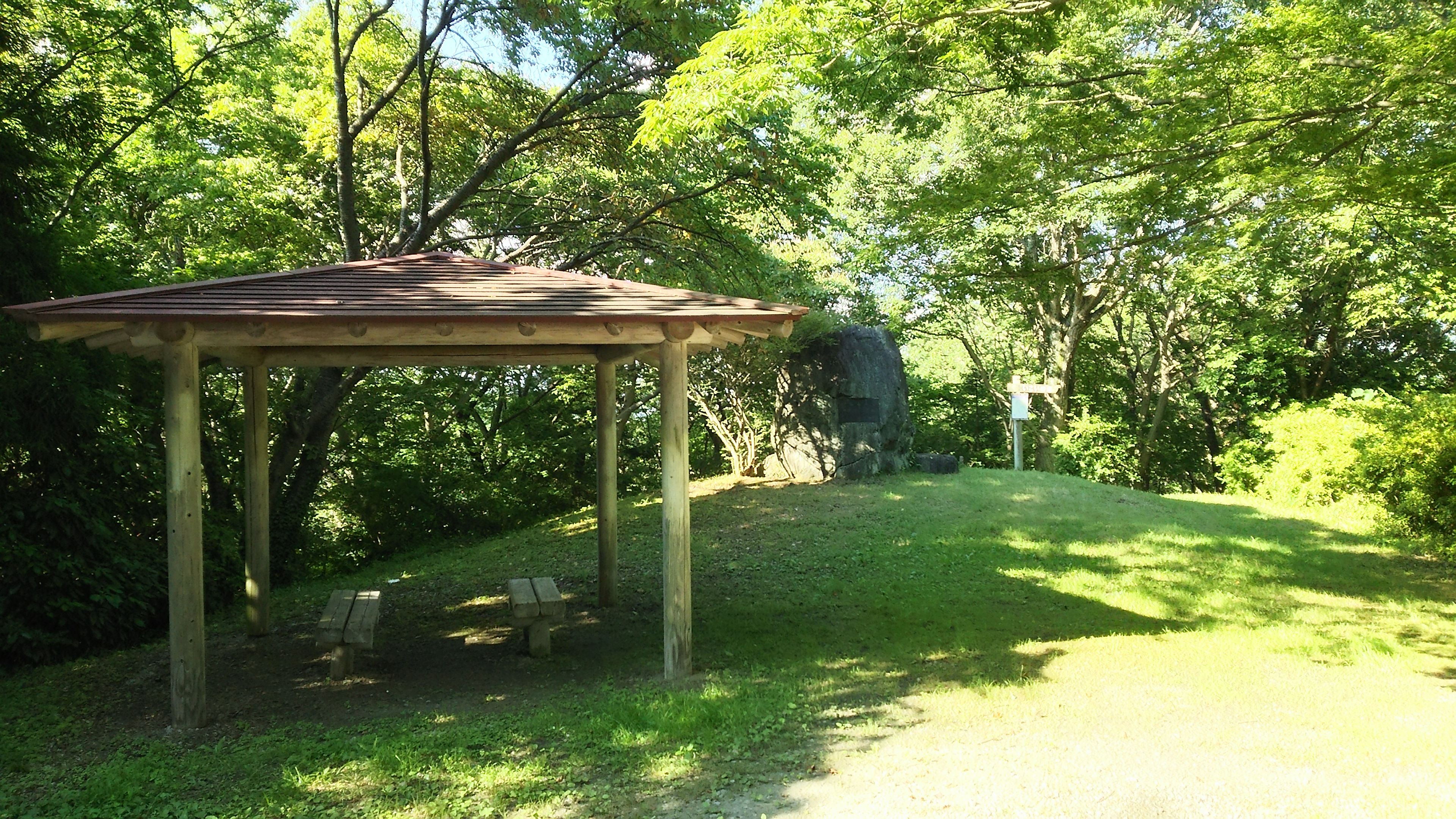 林道石森線からの入口付近