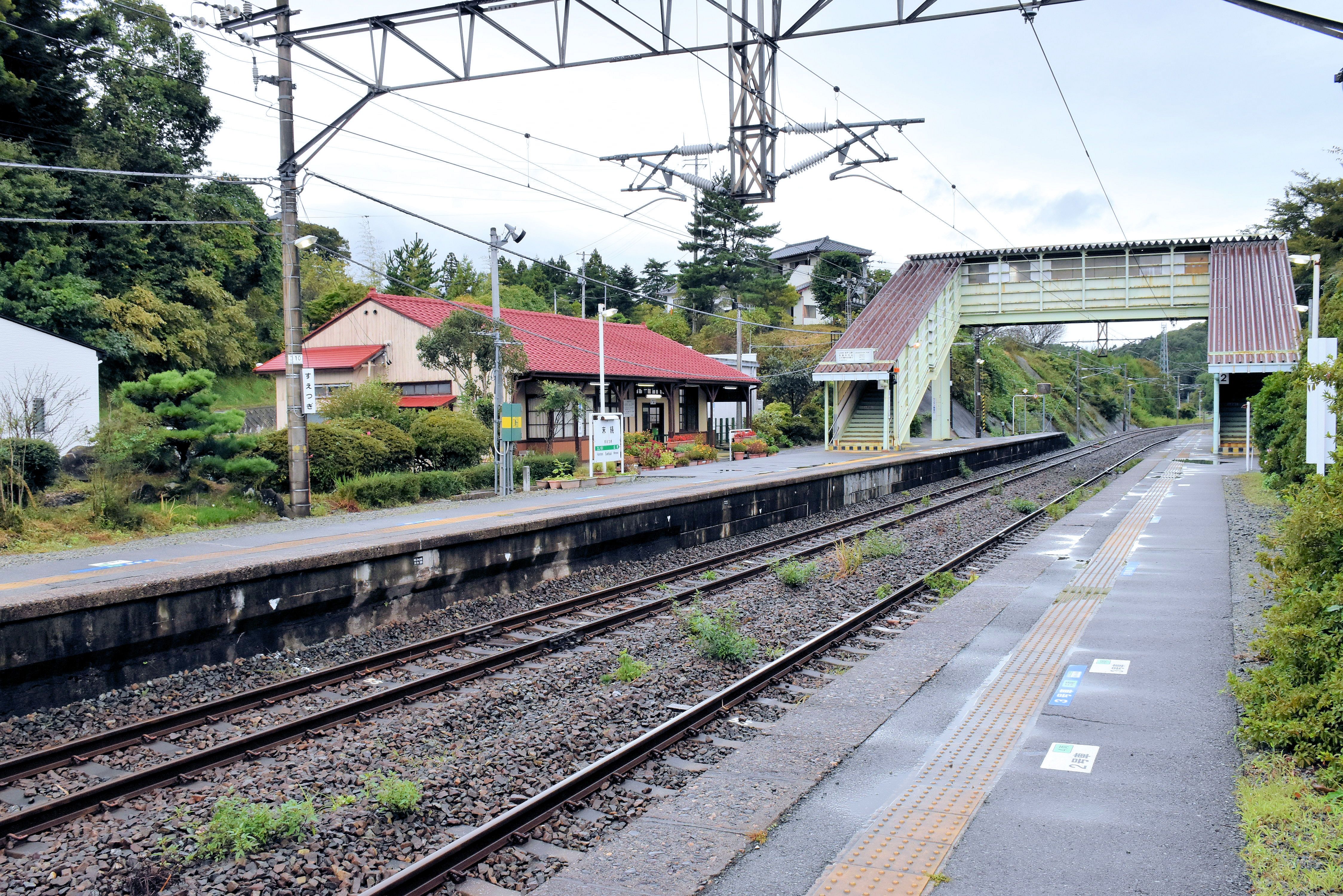 現在の末続駅　〔平成30(2018)年10月　いわき市撮影〕