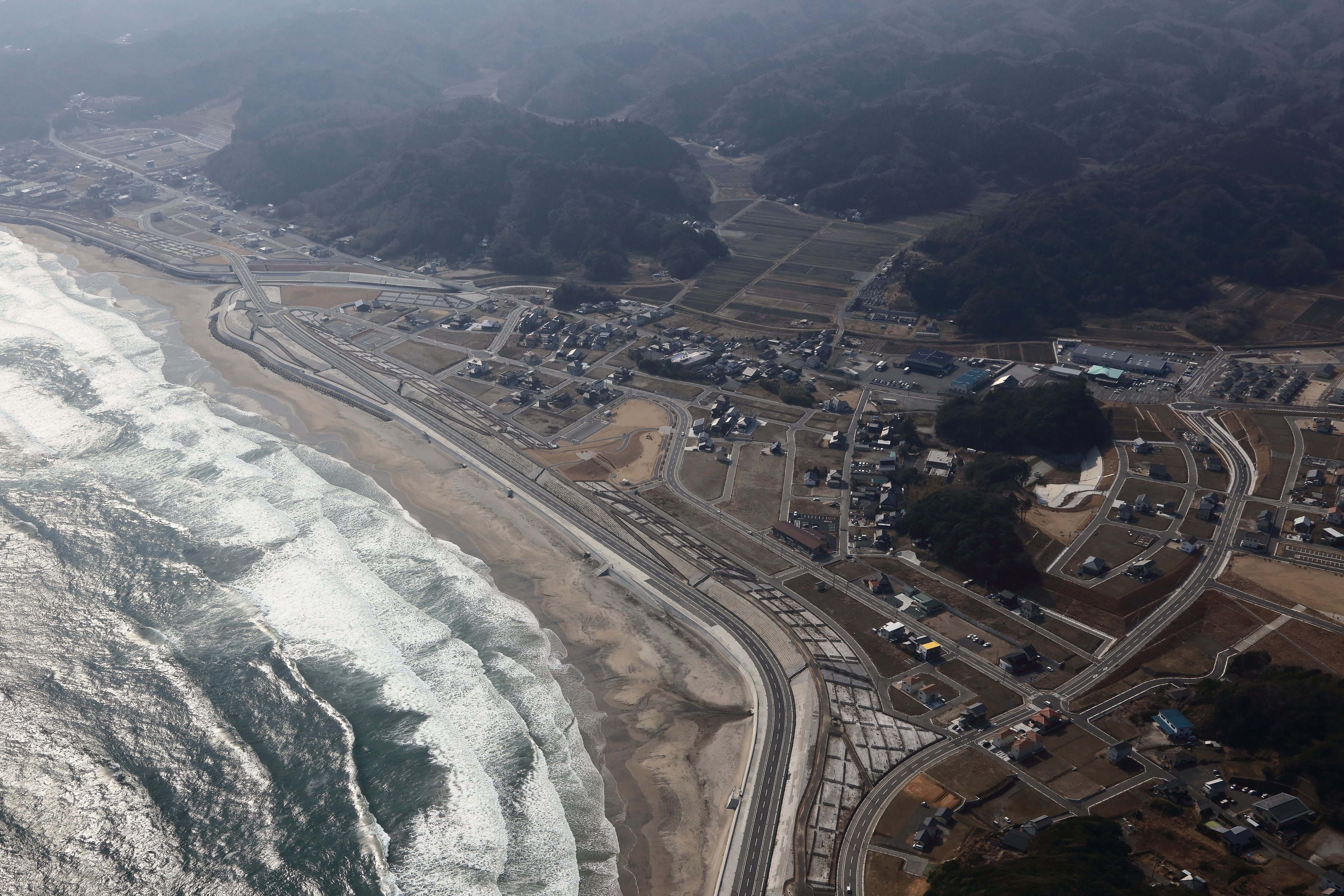 15 豊間震災復興土地区画整理事業が完成し、住宅が建ち始める豊間(平成31年3月、いわき市撮影)