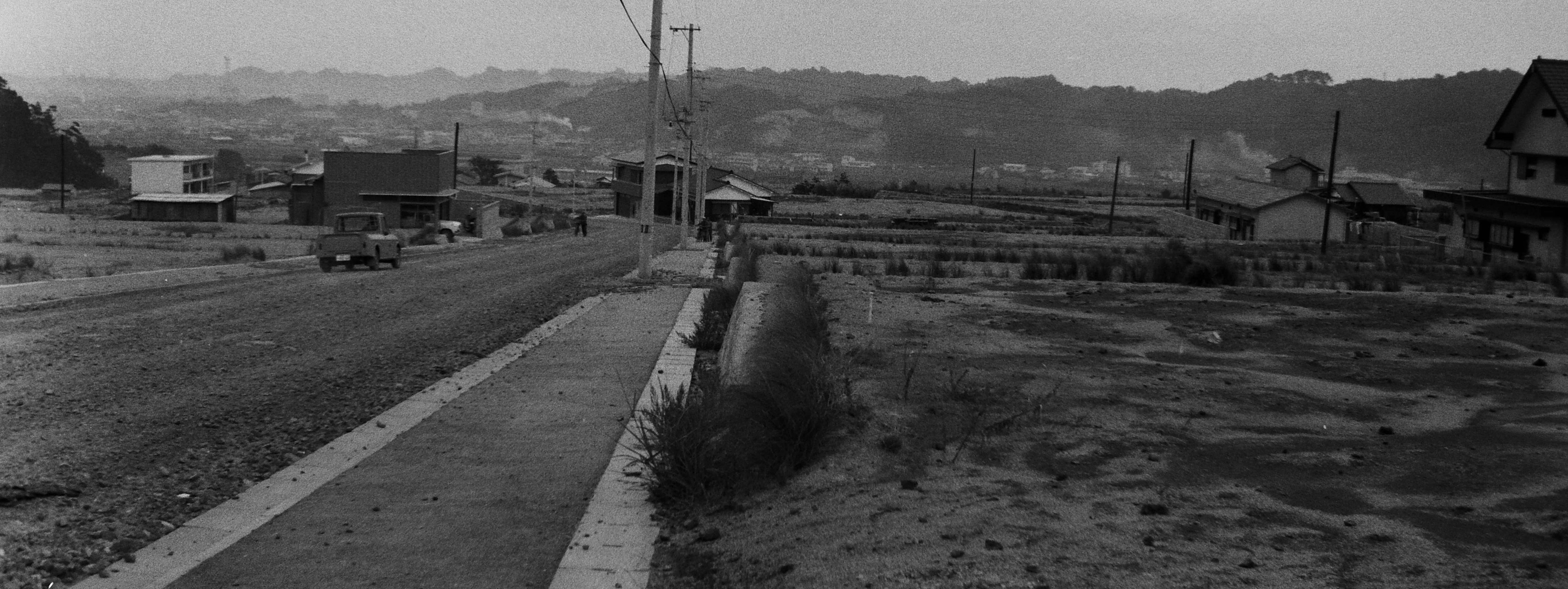 6.■写真2-1　草創期の高坂団地　〔昭和42(1967)年11月　いわき市撮影〕